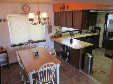 Kitchen. Dinette area