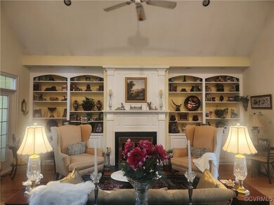 Living area with a fireplace with flush hearth, va