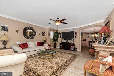 642 W Wiltshire Dr, Wallingford, PA 19086 - photo 4