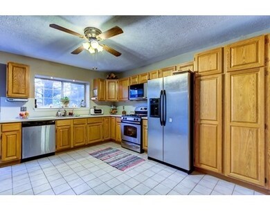 49 Voyagers Ln unit 49, Ashland, MA 01721 - photo 3