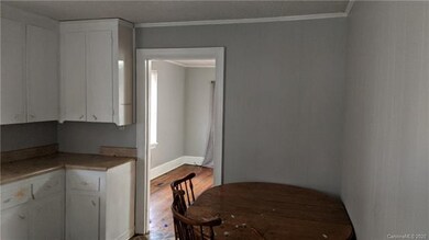 1301 Caldwell St, Statesville, NC 28677 - photo 6