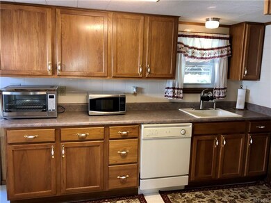 494 Esther St, North Tonawanda, NY 14120 - photo 4