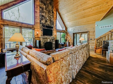 5175 Parview Dr, Village of Clarkston, MI 48346 - photo 3