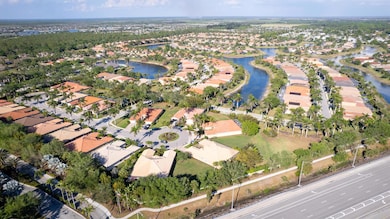 14190 Fall Creek Ct, Naples, FL 34114 - photo 2