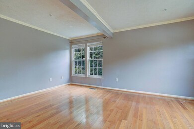 8500 Pine Meadows Dr, Odenton, MD 21113 - photo 4