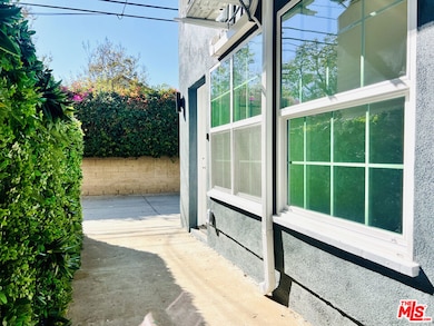 938 W Glenoaks Blvd unit B, Glendale, CA 91202 - photo 4