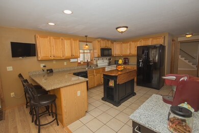 Warm spacious kitchen