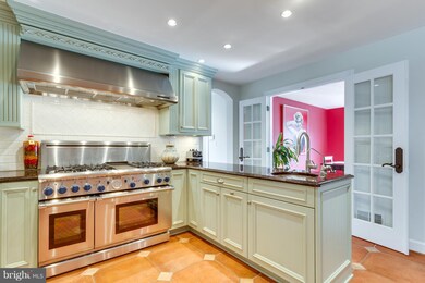 6812 Lupine Ln, McLean, VA 22101 - photo 2