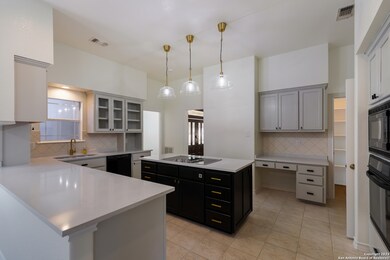 10811 Hunters Way, Helotes, TX 78023 - photo 7