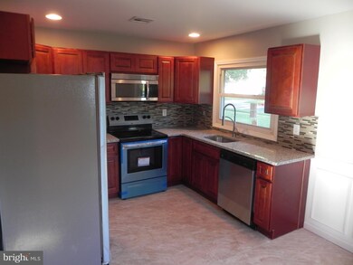 111 Plumtree Ln, Willingboro, NJ 08046 - photo 3