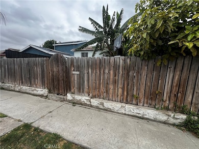 1107 E 112th St, Los Angeles, CA 90059 - photo 3