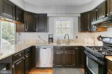 7307 Ardglass Dr, Lorton, VA 22079 - photo 5