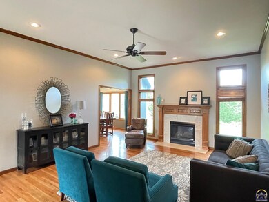 2736 SW Lagito Dr, Topeka, KS 66614 - photo 5