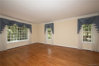 Charming Living Room, beautiful hardwood floors!