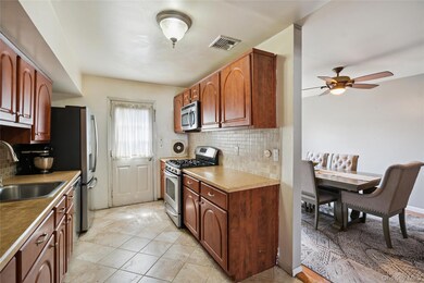 88 E Valley Stream Blvd unit 7, Valley Stream, NY 11580 - photo 7