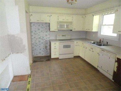 3410 Foster Ln, Reading, PA 19605 - photo 5