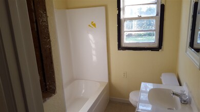 124 Carter Cir, Warner Robins, GA 31093 - photo 4