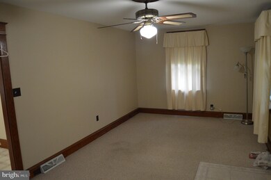 508 Muhlenberg St, Reading, PA 19605 - photo 3