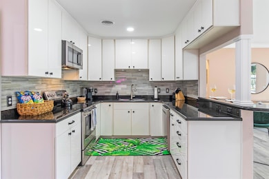 215 NE 17th St, Delray Beach, FL 33444 - photo 4