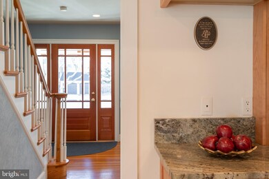 8705 Eaglebrook Ct, Alexandria, VA 22308 - photo 4