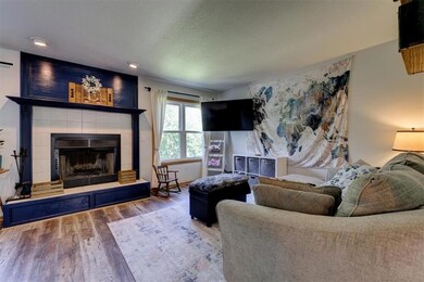 3212 SE 19th Ct, Des Moines, IA 50320 - photo 2