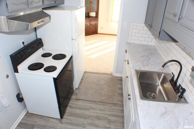 3014 W 71st St, Davenport, IA 52806 - photo 4