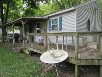 7574 S Main River side