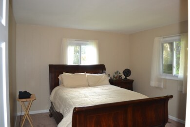 933 Berkley St, Carpentersville, IL 60110 - photo 3