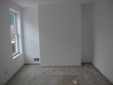 Main floor Living room 12x10