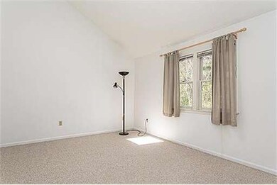 115 Tennis Plaza Rd unit 6, Dracut, MA 01826 - photo 6