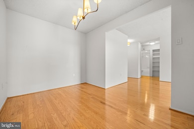 The Brittany unit 910, Arlington, VA 22204 - photo 5