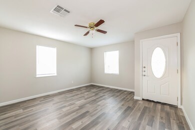 2434 Mayview Dr, Houston, TX 77091 - photo 4