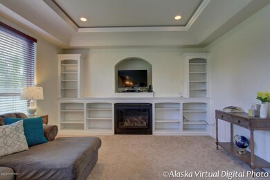 Cozy GAS Fireplace to keep you warm!