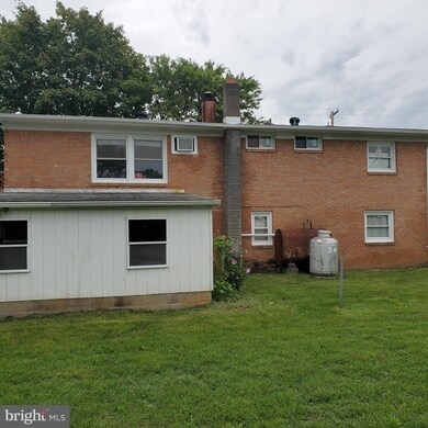 1606 Scranton Ave, Front Royal, VA 22630 - photo 4