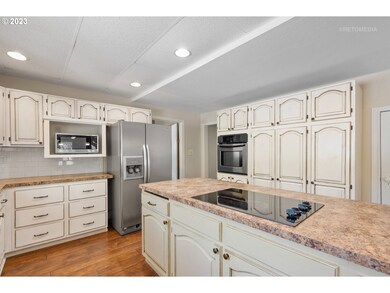 830 N Locust St, Canby, OR 97013 - photo 7