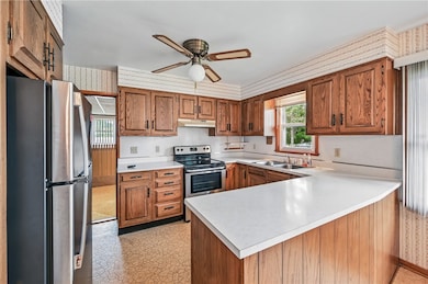 KITCHEN - APPLIANCES INCLUDED