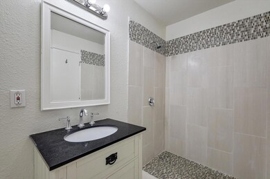 108 Reaves Ln, Hurst, TX 76053 - photo 5