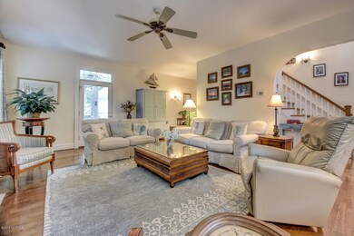 733 Squire Ln Wilmington NC-large-005-20