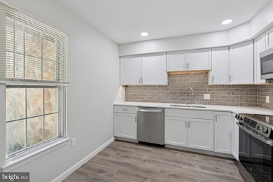 135 Valley Stream Cir unit 135D, Chesterbrook, PA 19087 - photo 3