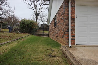 1625 W Parnell St, Denison, TX 75020 - photo 3
