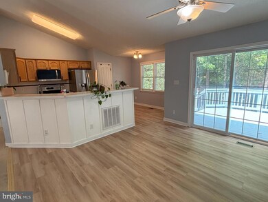 1327 Lakeview Pkwy, Locust Grove, VA 22508 - photo 5