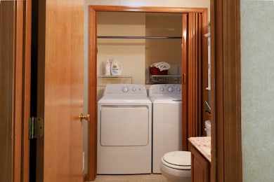 Laundry / 1/2 Bath