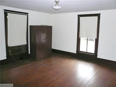 828 Lawsonville Ave, Reidsville, NC 27320 - photo 6