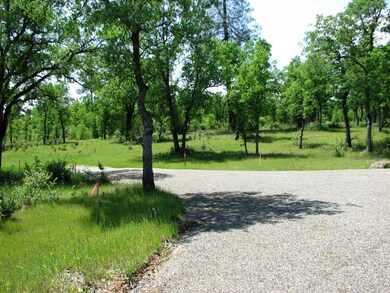 Entry road at NE Corner