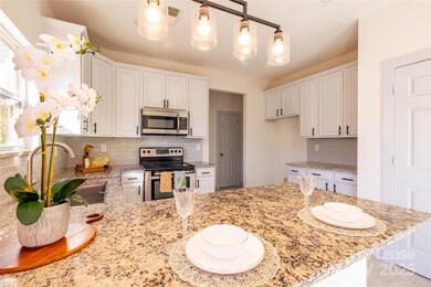 1612 Beleek Ridge Ln, Clover, SC 29710 - photo 7