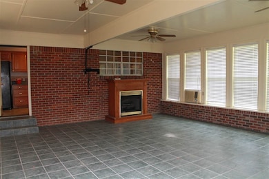 LARGE room could be used for anything with tile fl