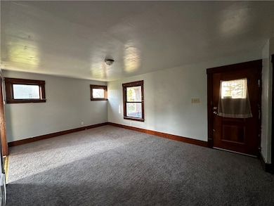 377 New Castle Ave, Sharon, PA 16146 - photo 2