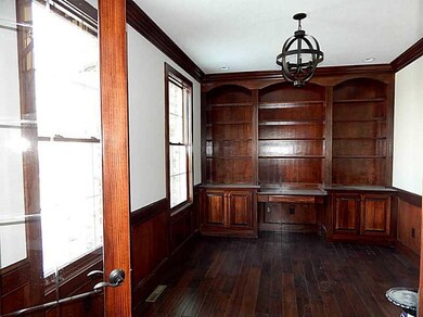 Den. Custom Built-Ins, Detained Woodwork & Hardwoo