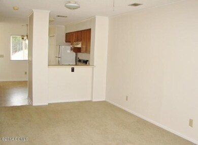 Living room in to kitchen