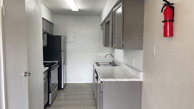 7846 Bayou Forest Dr unit C, Houston, TX 77088 - photo 2